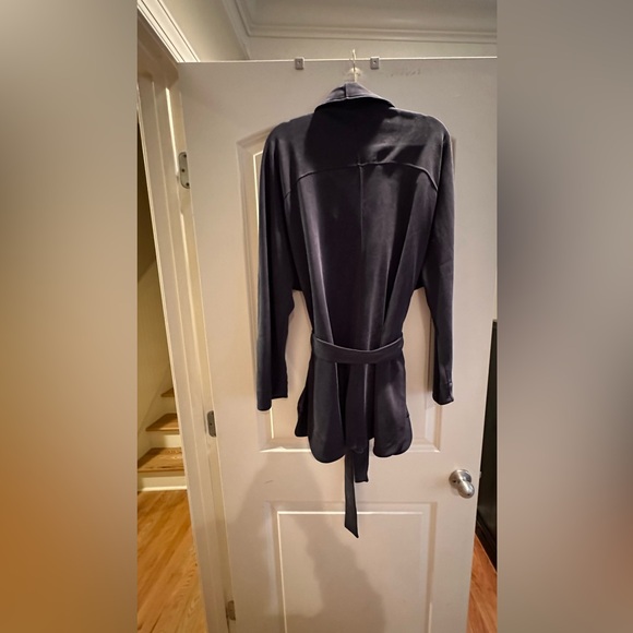 Lululemon Softstreme Belted Wrap size XL/XXL. Black. Worn once.Perfect condition - Picture 7 of 9